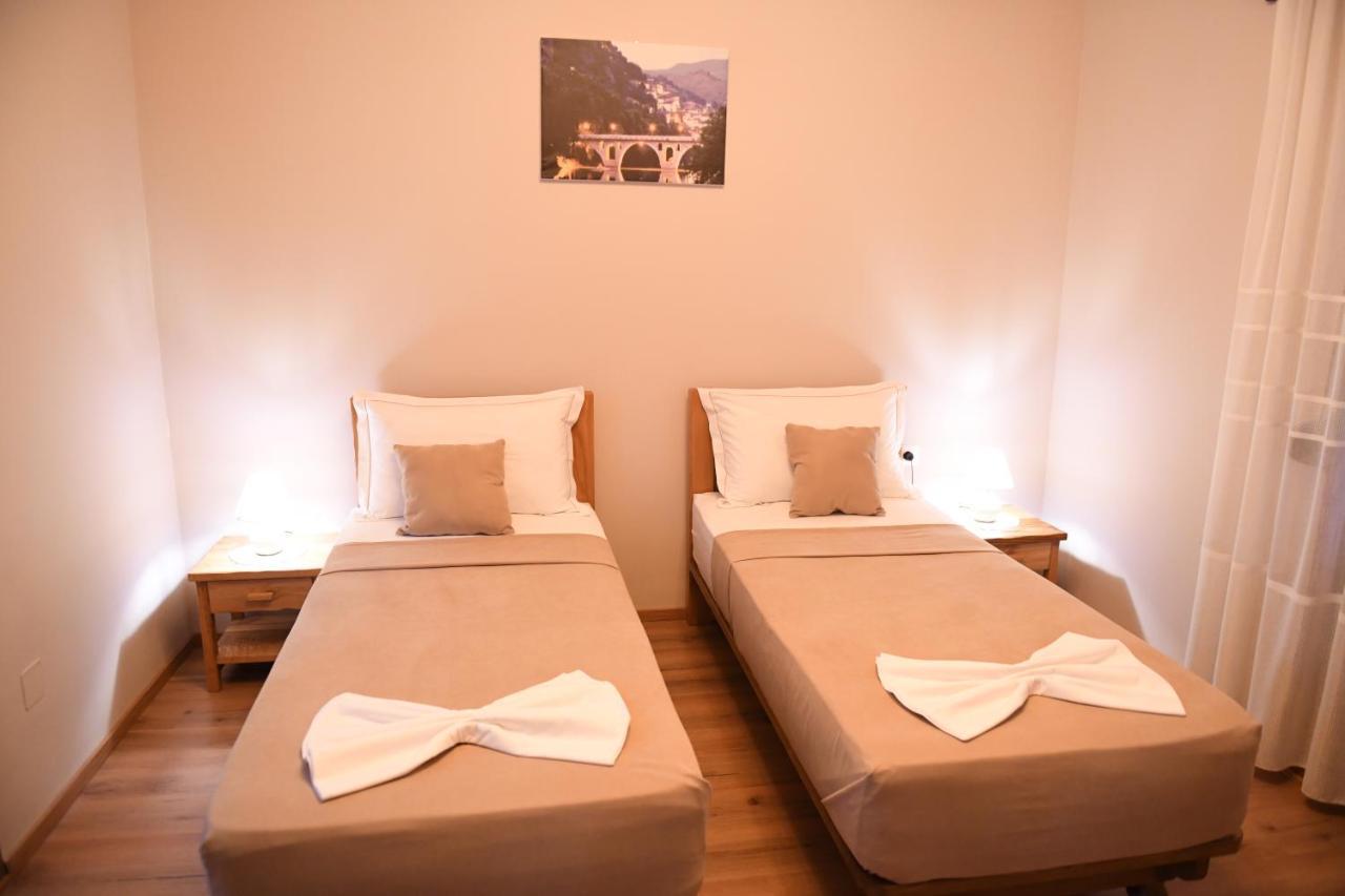 Guesthouse Leo Берат Экстерьер фото